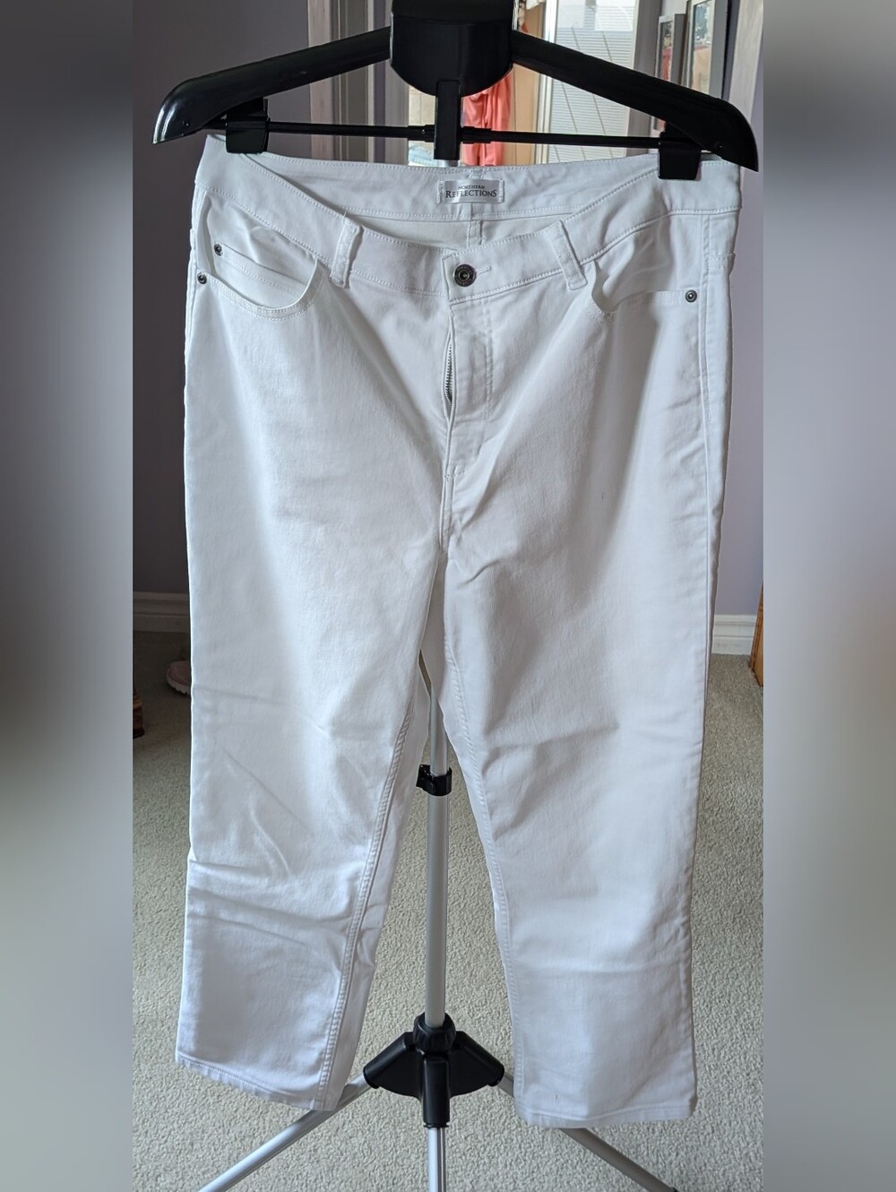 Northern Reflections White Cropped Women's Jeans
